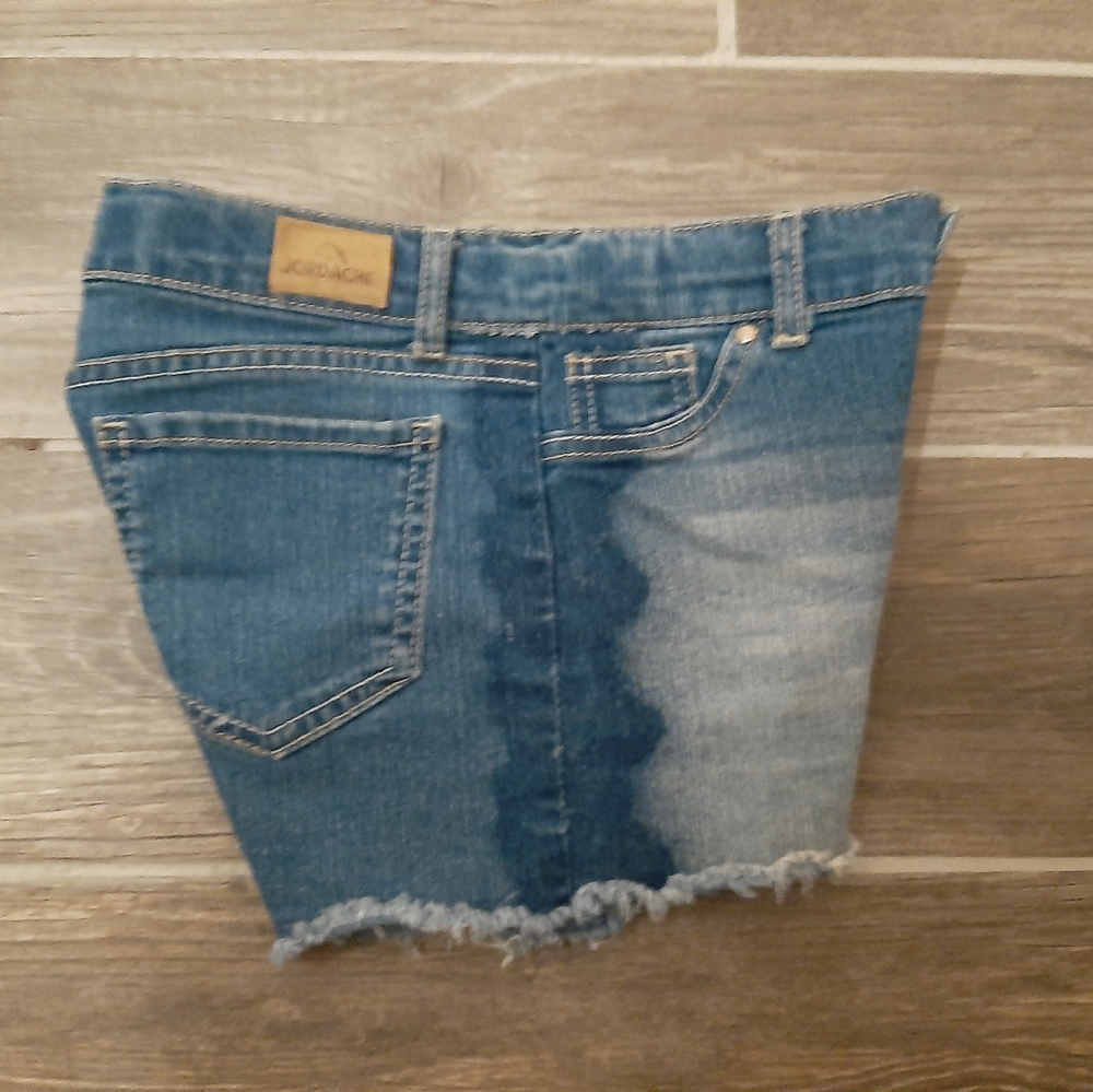 Jordache - Picture 3 of 4